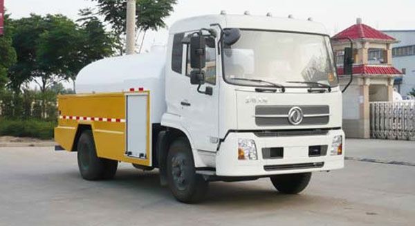 東風(fēng)天錦清洗車